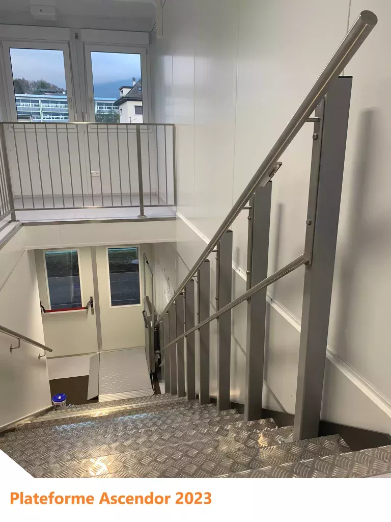 plateforme monte-escalier Corsier haut