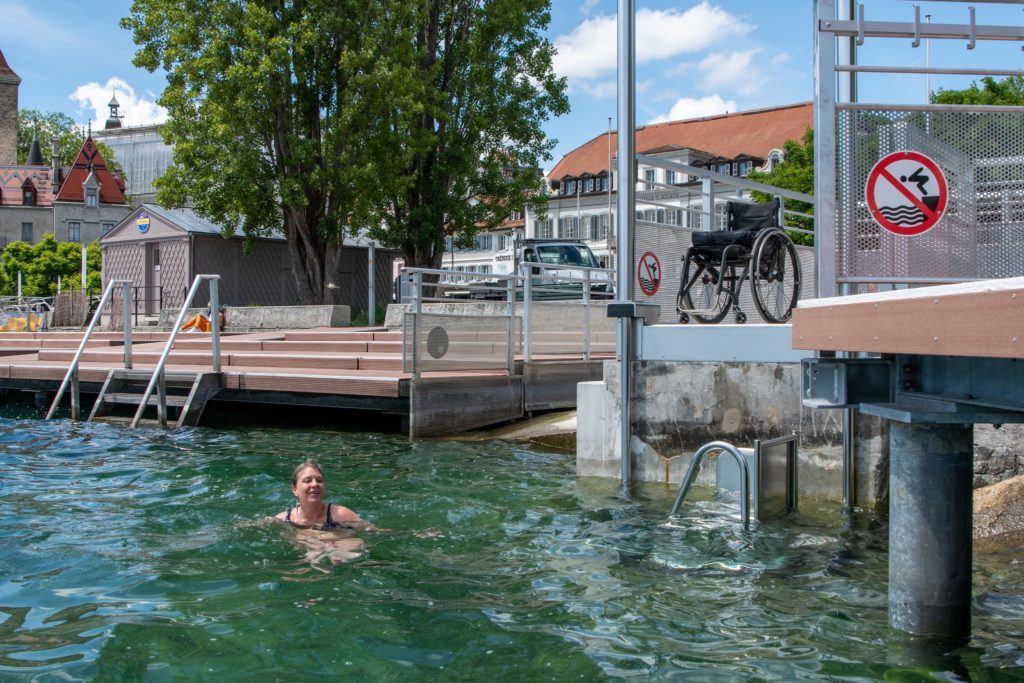 Lift et plateforme d'accès au lac pour les personnes à mobilités réduites, à Ouchy. Avec madame Anne Othenin-Girard
